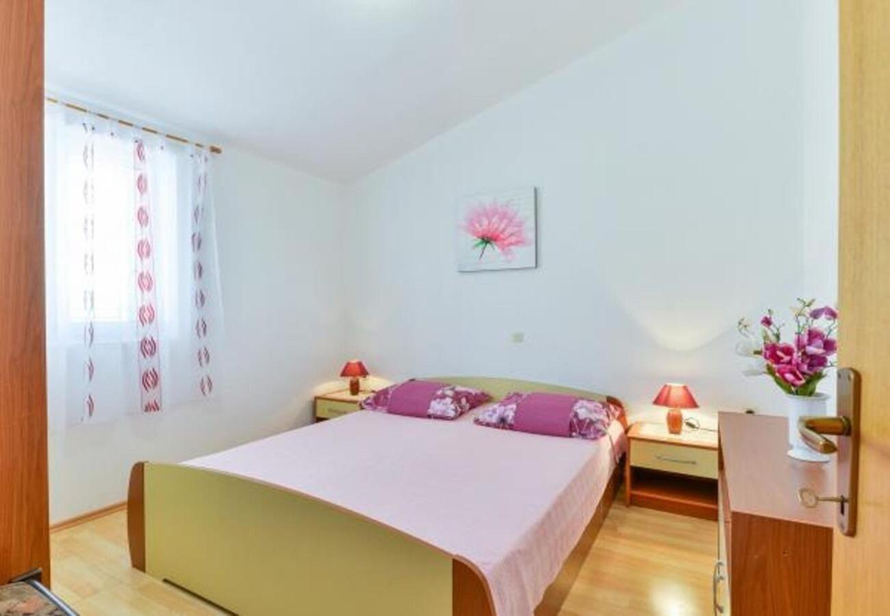 Apartment Kosta Kustići Kültér fotó