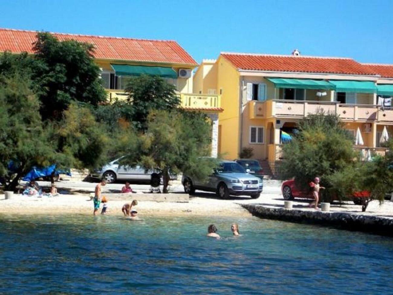 Apartment Kosta Kustići Kültér fotó