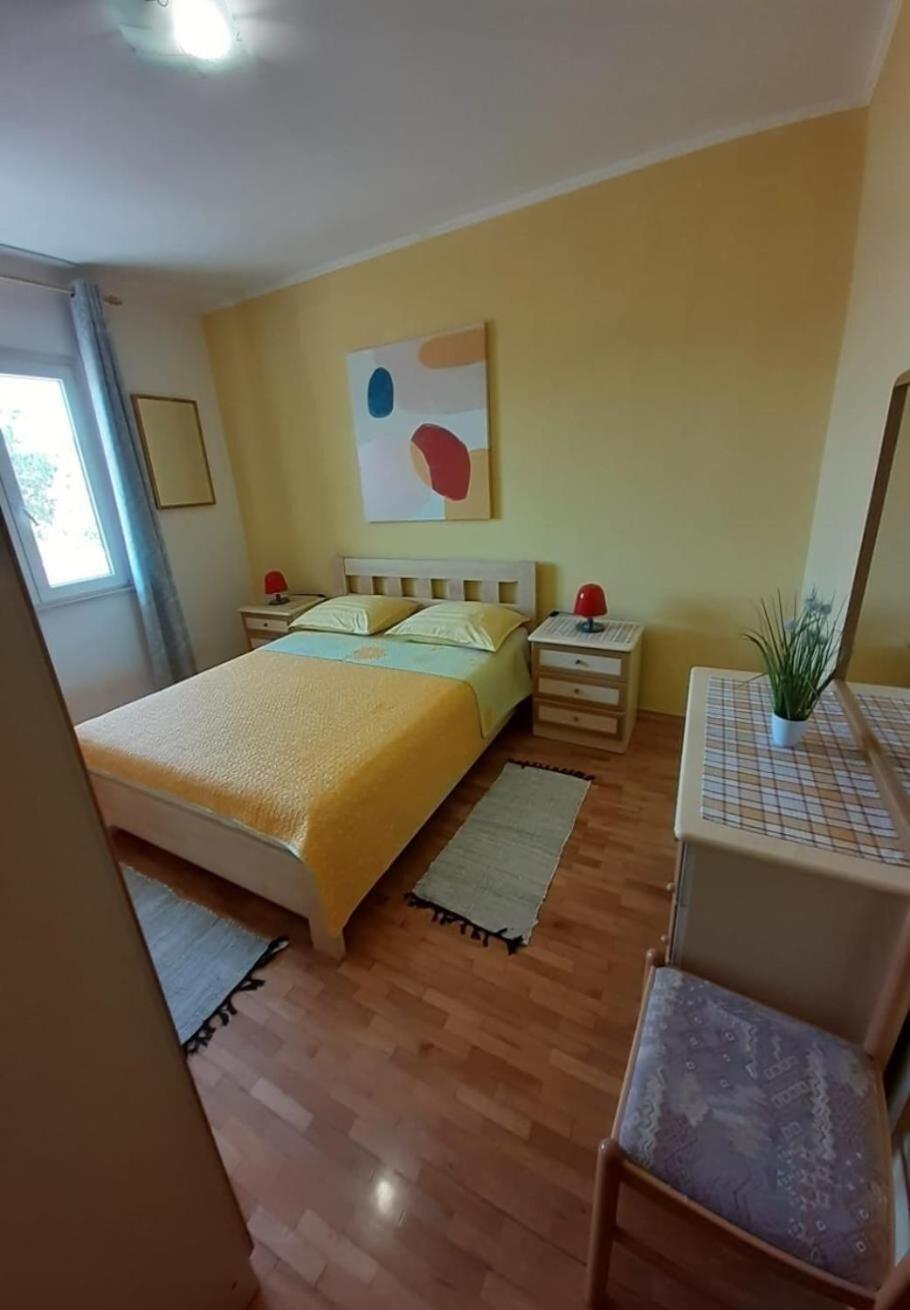 Apartment Kosta Kustići Kültér fotó