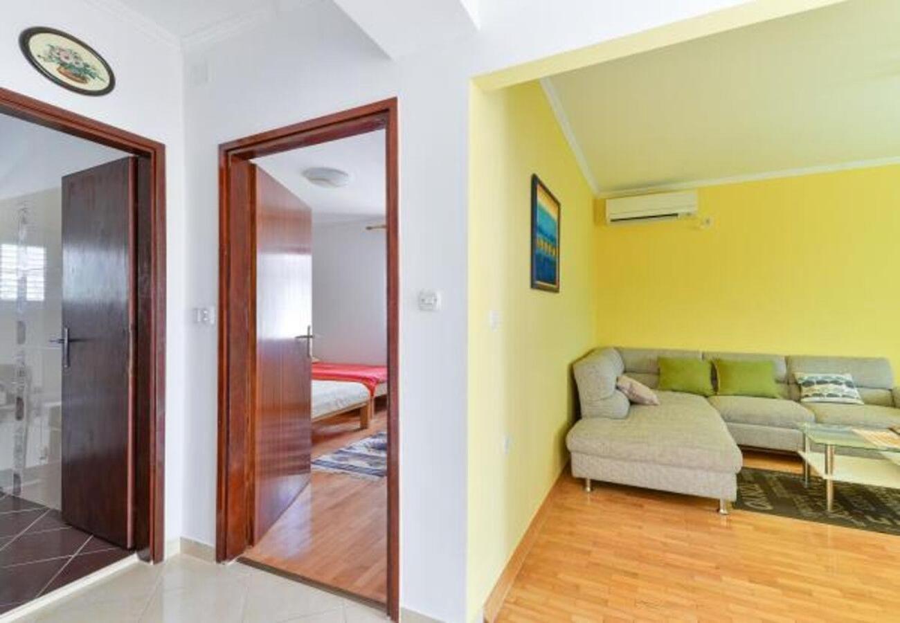 Apartment Kosta Kustići Kültér fotó