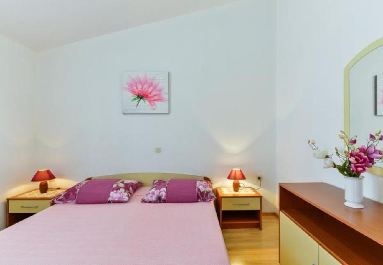 Apartment Kosta Kustići Kültér fotó