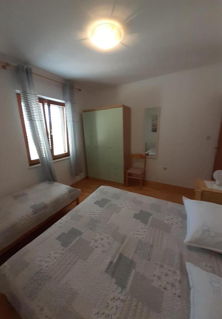 Apartment Kosta Kustići Kültér fotó