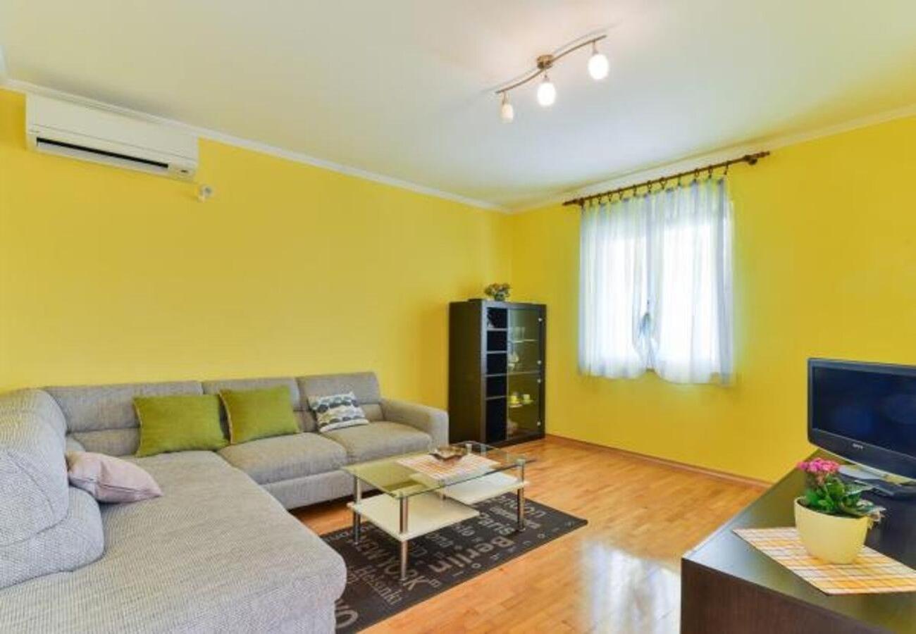 Apartment Kosta Kustići Kültér fotó
