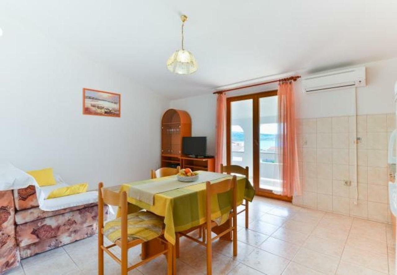 Apartment Kosta Kustići Kültér fotó